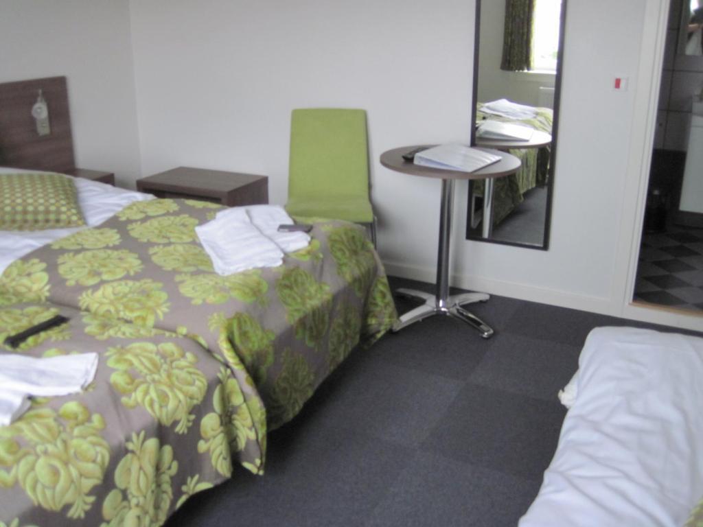 Turisthotellet Oksbøl Habitación foto